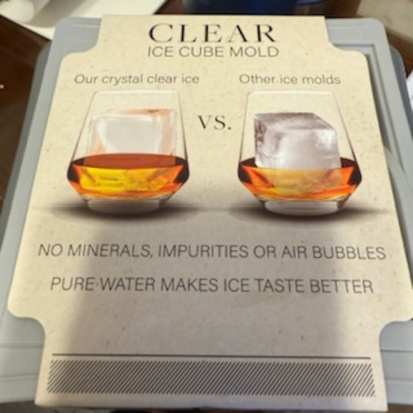 Ice Cube Mold and bucket - Picture 2 of 3